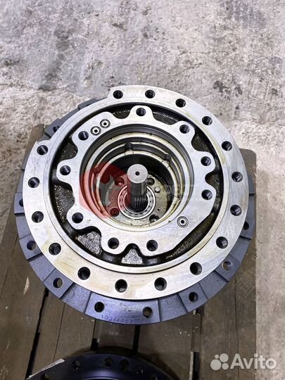 Редуктор хода Hitachi ZX210LC