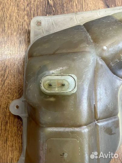 Бачок расширительный Volkswagen Passat B5 седан