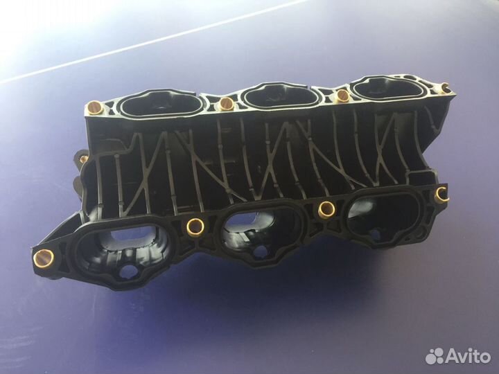 Впускной коллектор двигателя Hyundai Kia