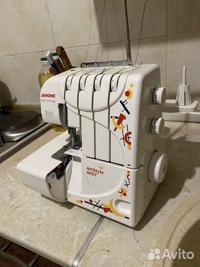 Швейная машина elna