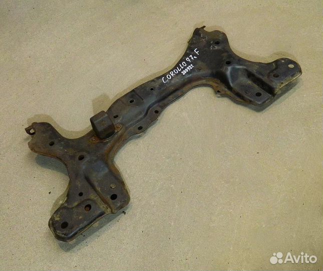 Подрамник передний Toyota Corolla E110