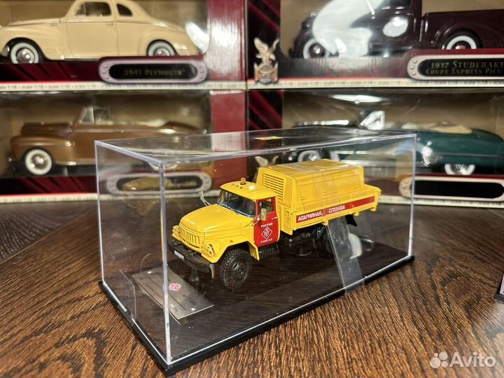 DIP 1:43: амур-531350 (2005), паз-661 (1956)