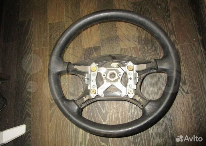 Руль Toyota Avensis (T220) 1997