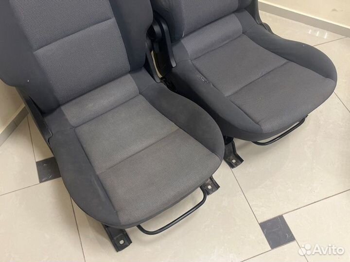 Сиденья передние Mitsubishi Colt Z34A 135930 2005