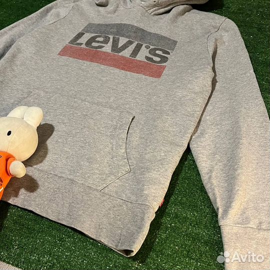 С большим лого худи Levis оригинал