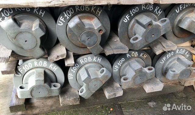 Каток опорный JCB