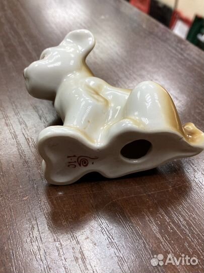 Статуэтка собачка фарфор