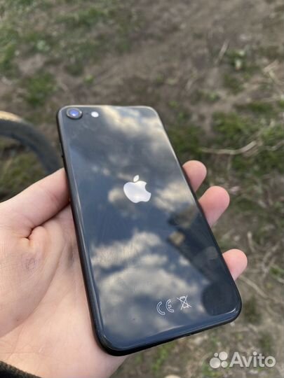 iPhone SE (2022), 64 ГБ