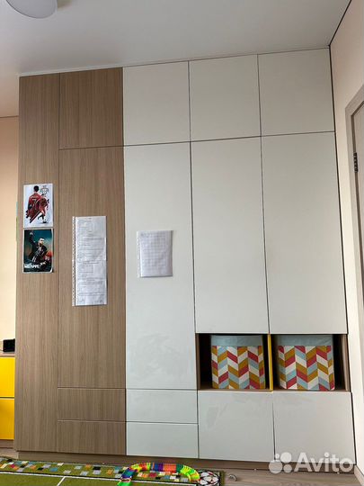 Шкаф в детскую комнату. Фурнитура Блюм