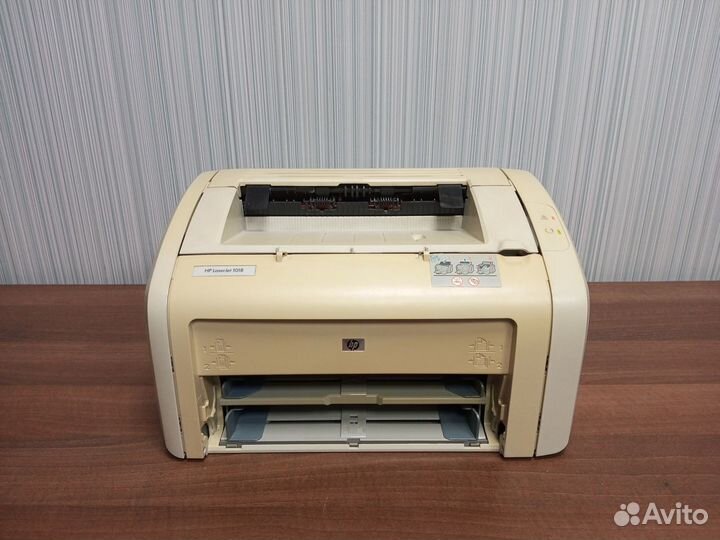 Принтер HP LaserJet 1018 под ремонт или запчасти