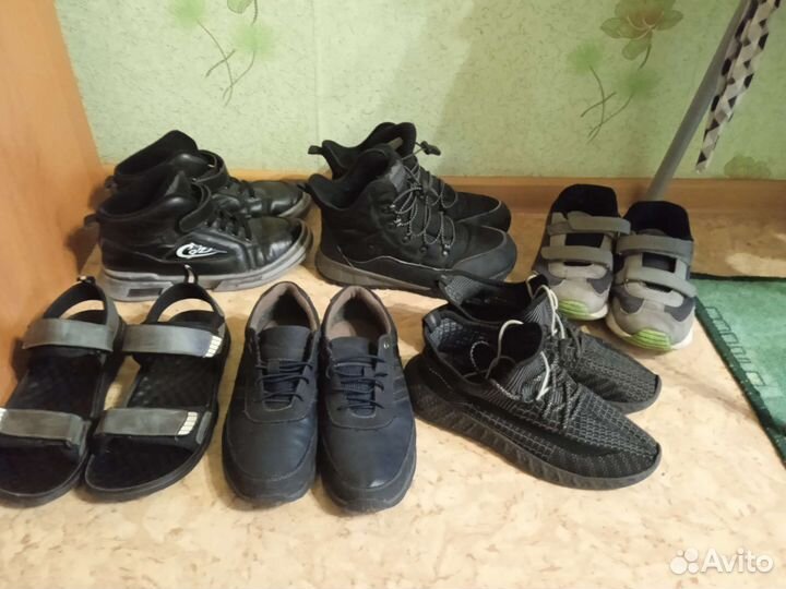 6 пар обуви
