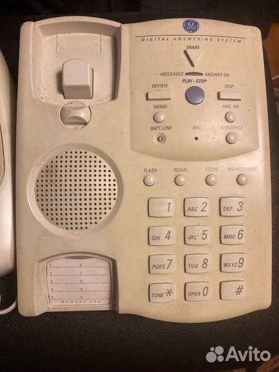 Кнопочный телефон thomson 2-9827A