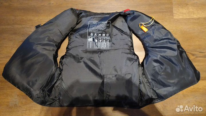 Спасательный жилет