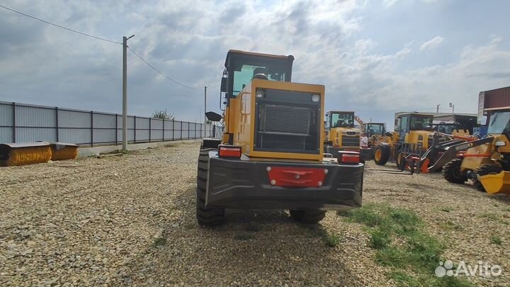 Фронтальный погрузчик Kyloton ZL30, 2023