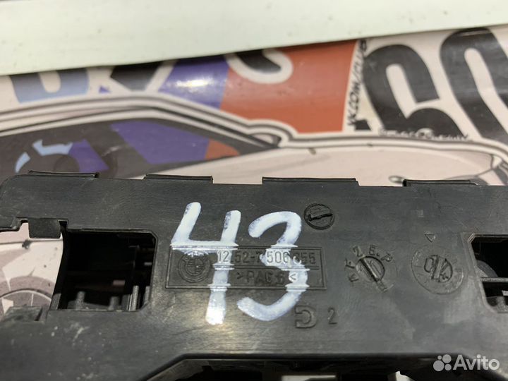 Кронштейн проводки на кпп BMW E60 E61 E63 E64