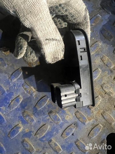 Кнопки стеклоподьемника Datsun On-Do