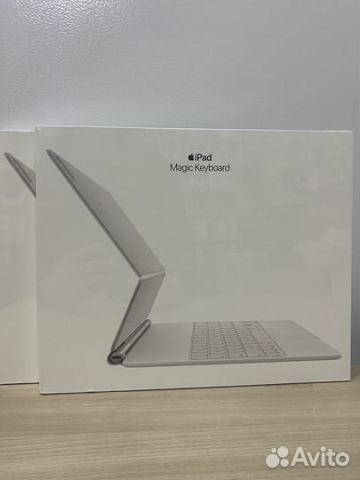 iPad Pro 12.9 Magic keyboard White