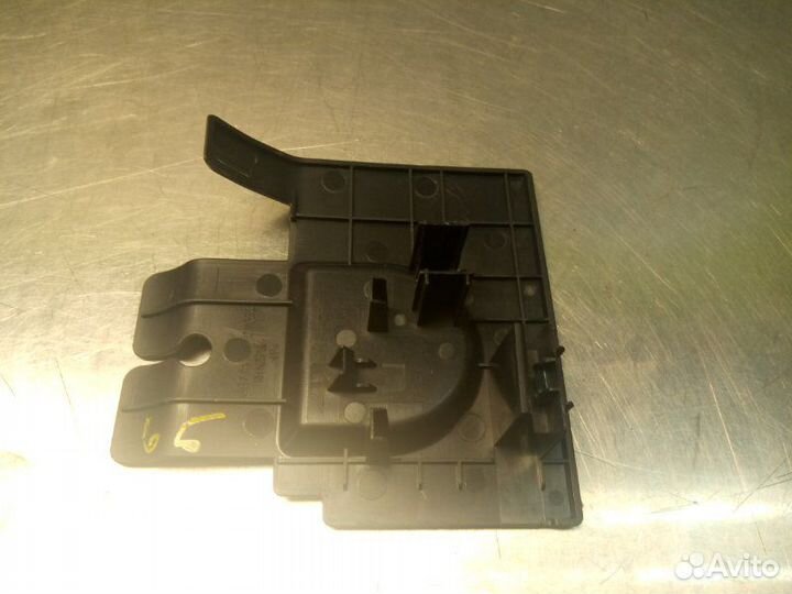 Заглушка сиденья задняя правая Mitsubishi