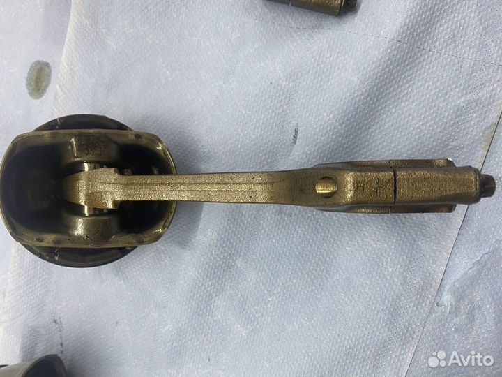 Поршень с шатуном (BMW X5)