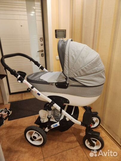 Прогулочная коляска 2 в 1
