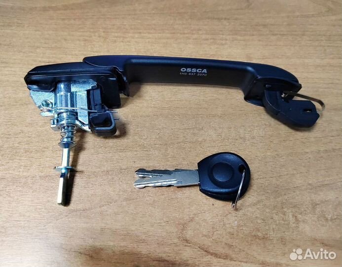 Ручка двери передней (прав, лев) golf 3 / vento