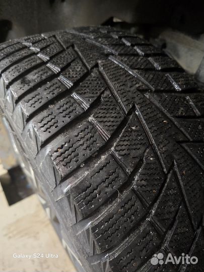 Hankook Winter I'Cept X RW10 255/45 R20