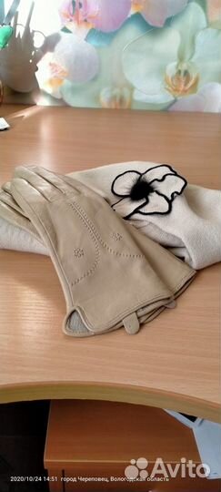 Берет и перчатки