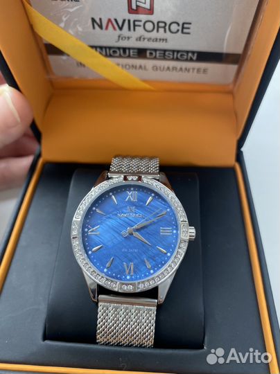 Наручные часы женские