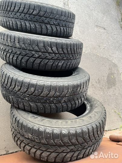 Bridgestone Ice Cruiser 5000 215/65 R16 98T