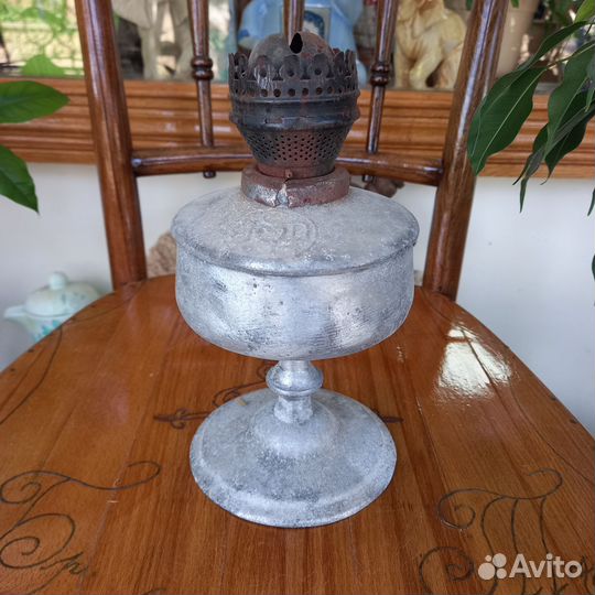 Старинная. настольная.керосиновая лампа