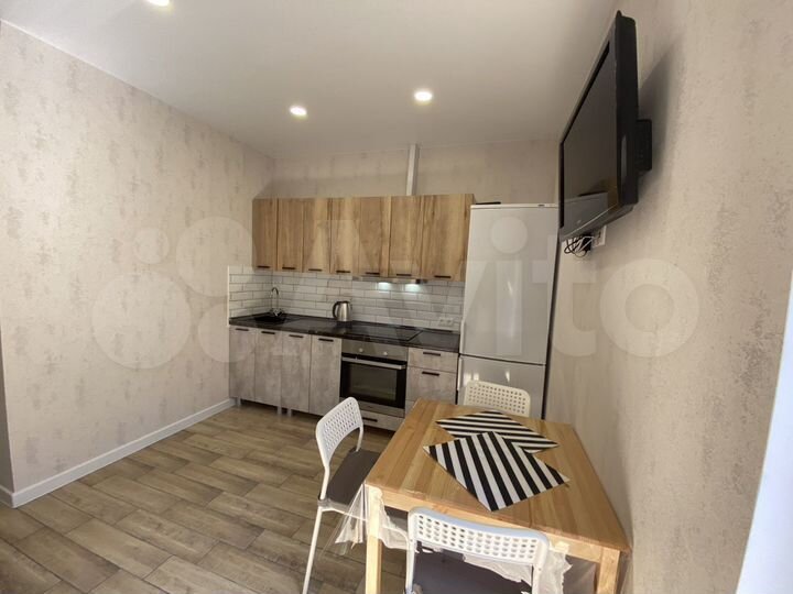 2-к. квартира, 55 м², 1/3 эт.