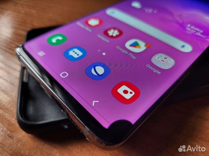 Samsung Galaxy S10, 8/128 ГБ