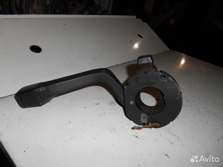 Переключатель поворотов Volkswagen Passat B3