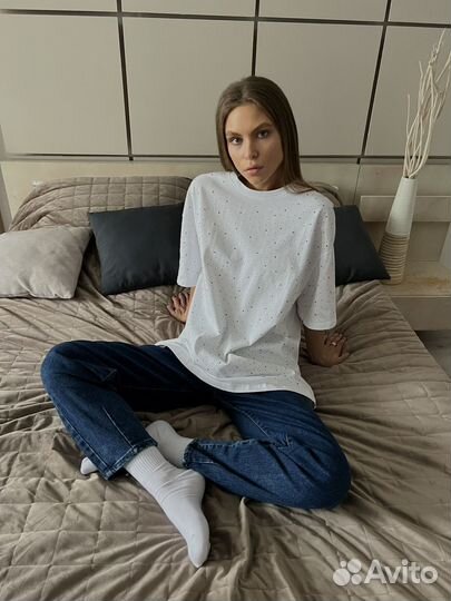 Футболка со стразами тренд