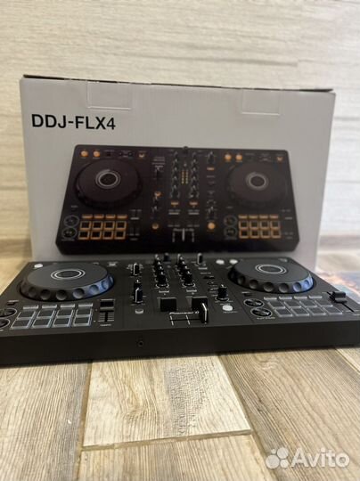 Контроллер Pioneer DDJ-FLX4