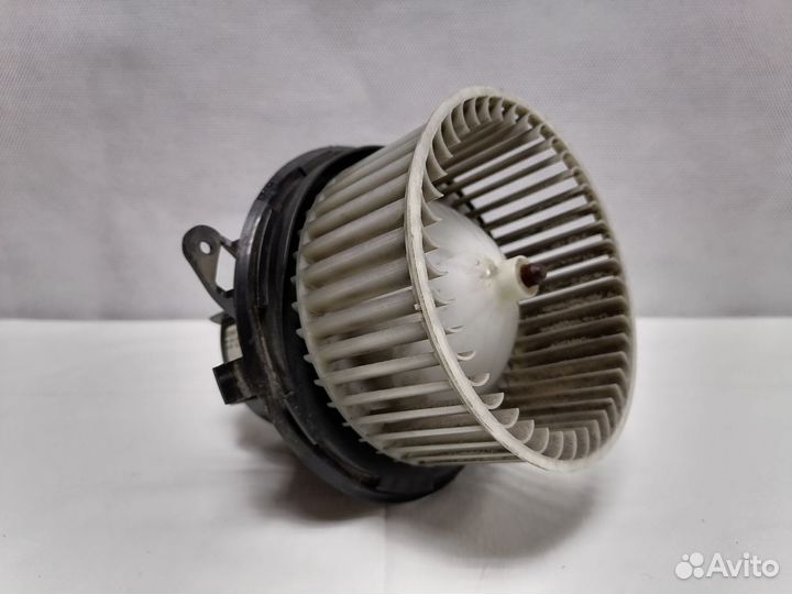 Mercedes с 204 w204 Мотор отопителя салона