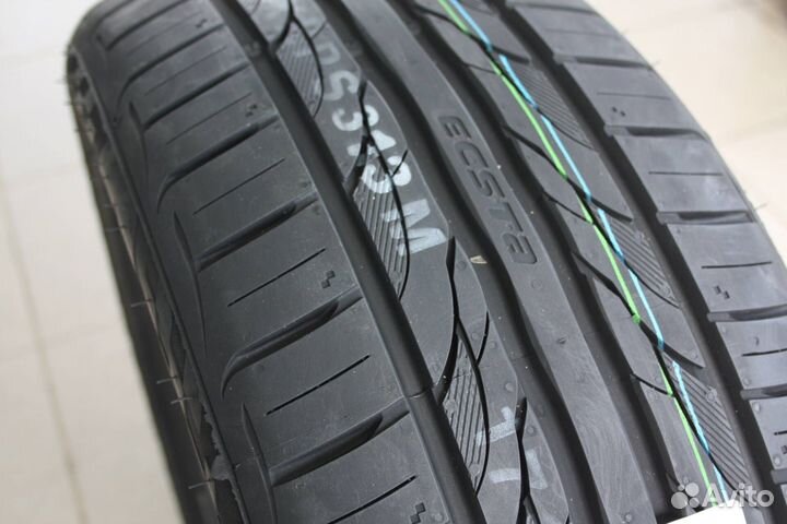 Kumho Ecsta PS31 215/50 R17 95W