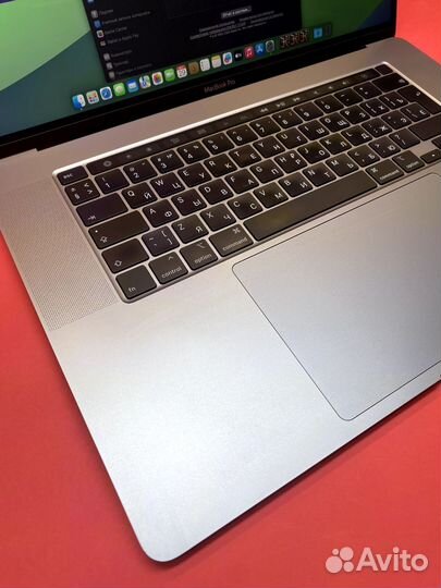 MacBook Pro 16