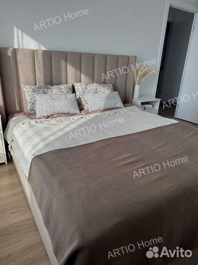 Белая кровать