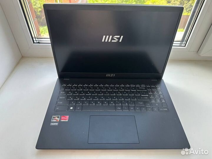 Ноутбук MSI Modern 15 B7M-217XRU