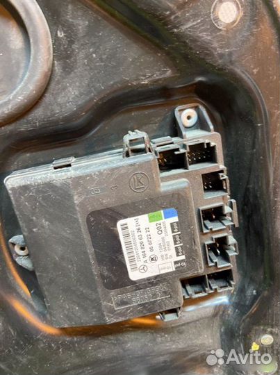 Стеклоподъемник передний левый Mercedes-Benz