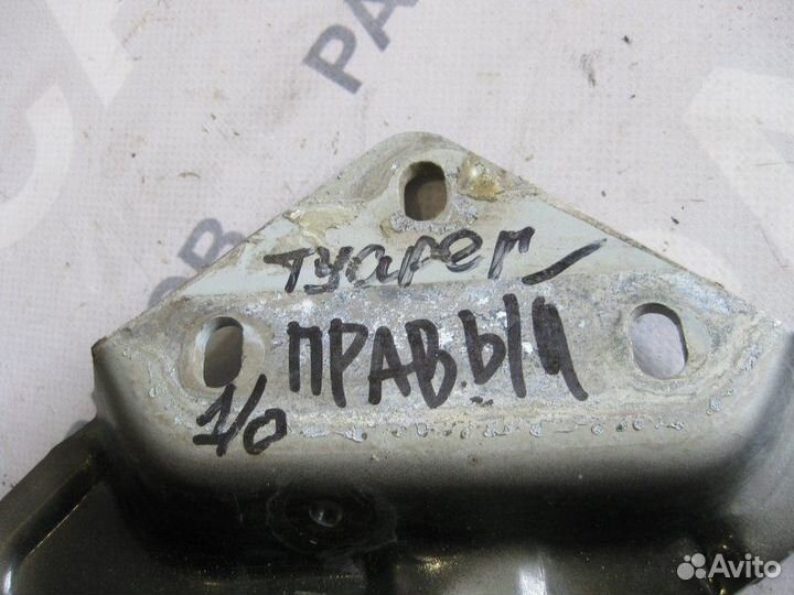 Петля капота правая Volkswagen Touareg кроссовер