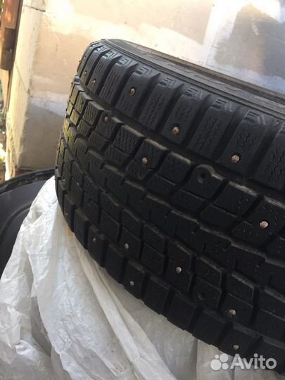 Dunlop SP Winter Ice 01 215/50 R17