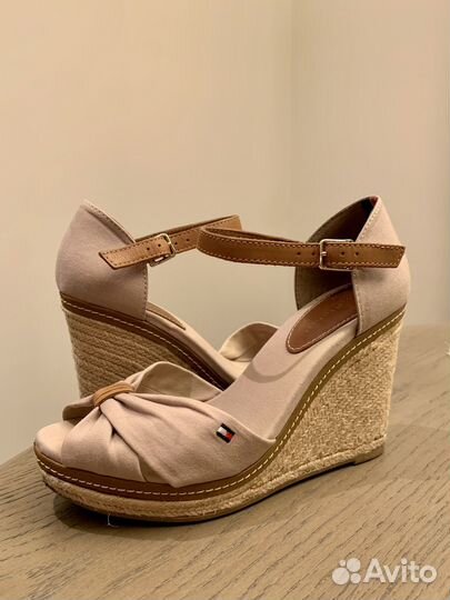 Босоножки женские Tommy Hilfiger 37