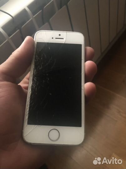 Телефон iPhone 5s