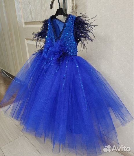 Шикарное платье для девочки 4-5лет