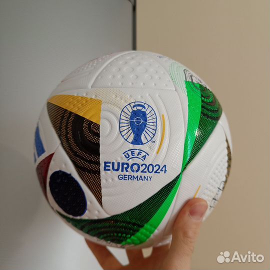 Футбольный мяч adidas новый