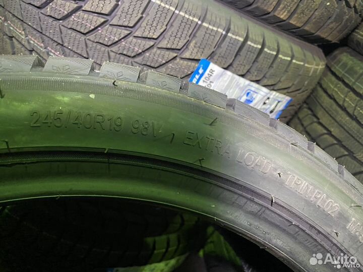 Triangle PL02 245/40 R19