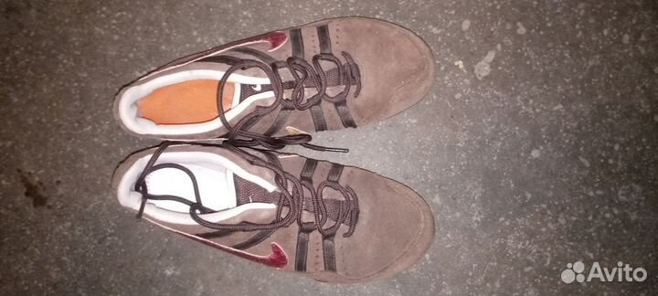 Кроссовки nikeshox женские