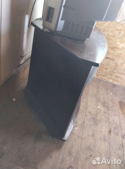 Тумба под телевизор угловая